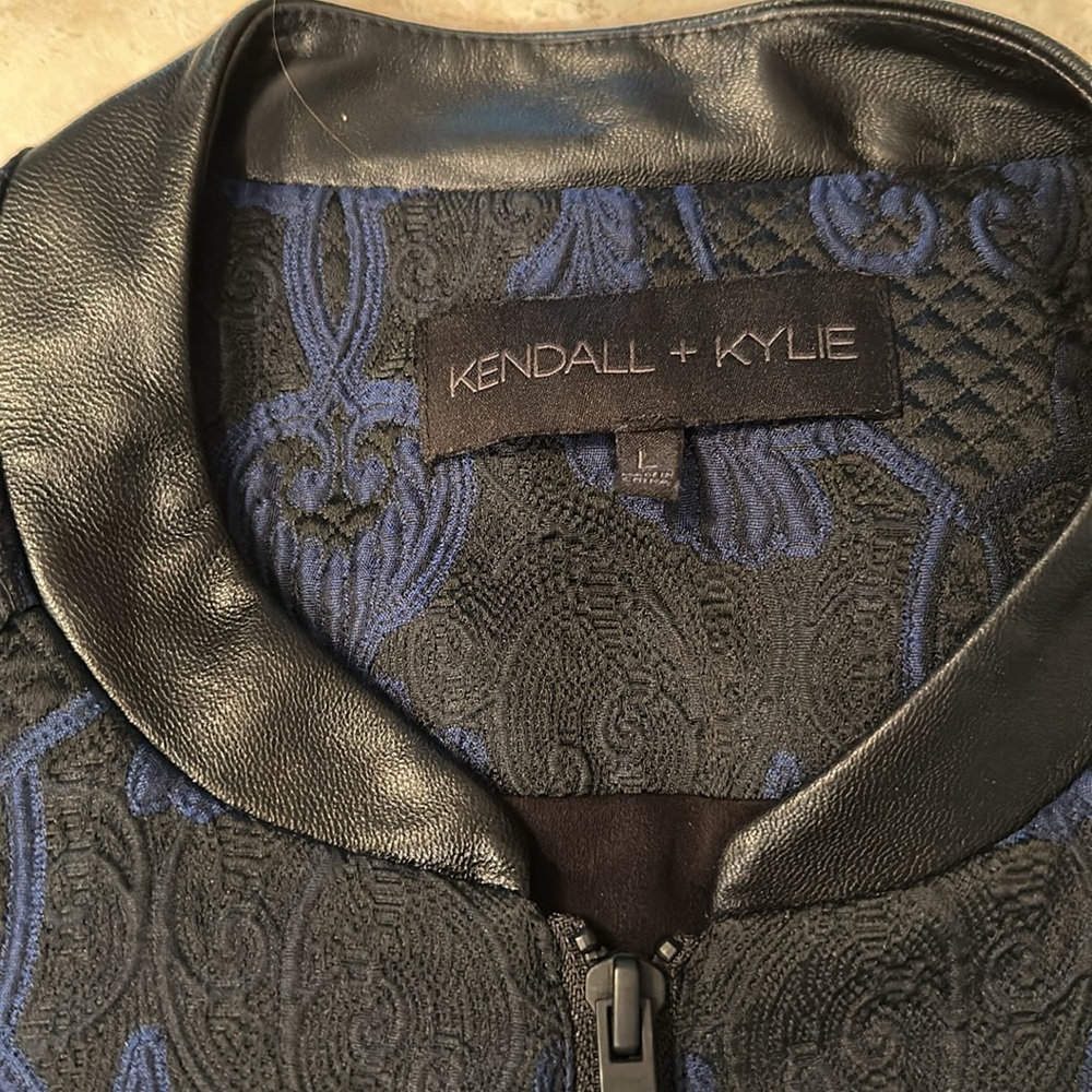 Kendall + Kylie Jacket - Picture 2 of 3